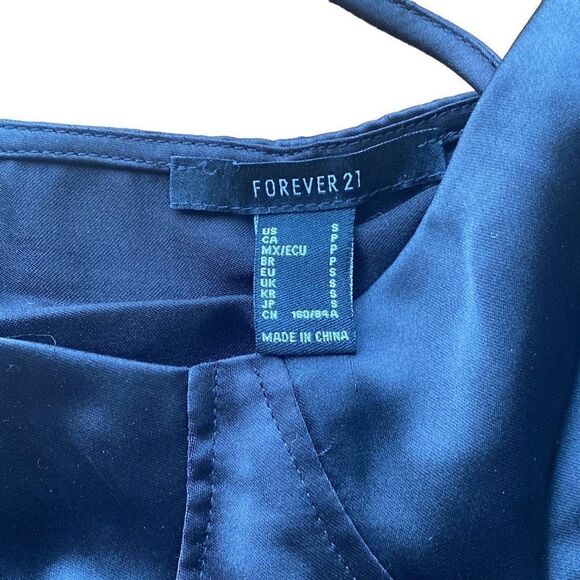 NWOT 2 piece bundle, Forever 21 brown and black silk tops - Picture 9 of 9